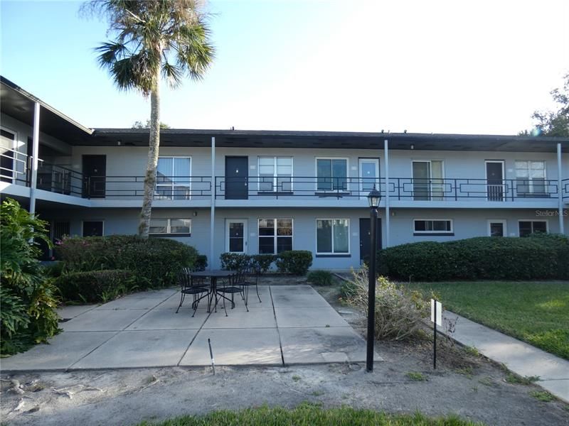 Recently Sold: $195,000 (2 beds, 1 baths, 832 Square Feet)