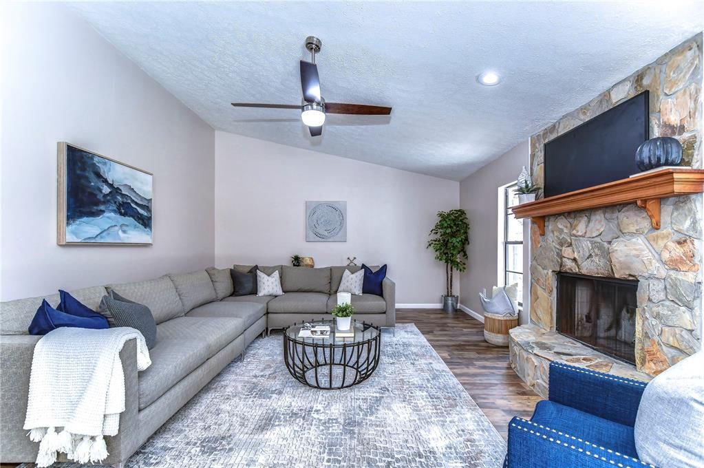 Recently Sold: $525,000 (3 beds, 2 baths, 2057 Square Feet)