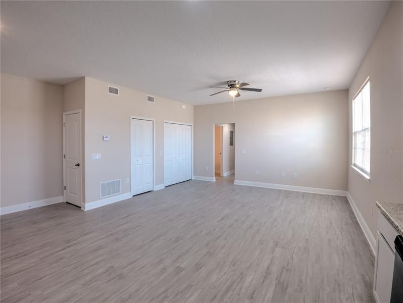 Recently Rented: $1,600 (1 beds, 1 baths, 900 Square Feet)