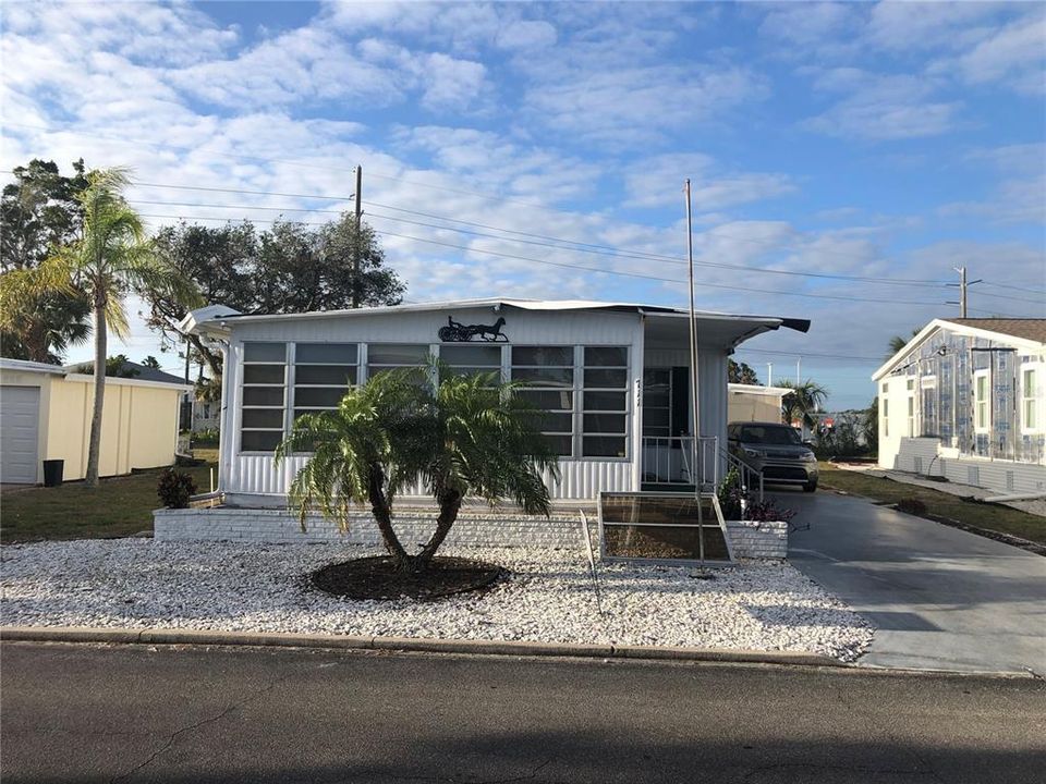 Recently Sold: $166,000 (2 beds, 2 baths, 1175 Square Feet)