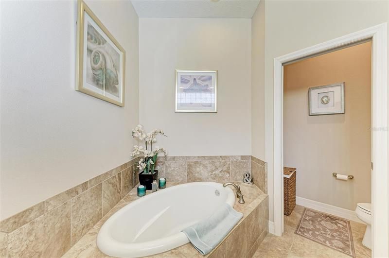 Recently Sold: $639,000 (2 beds, 2 baths, 1779 Square Feet)