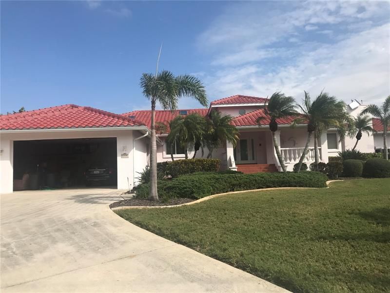 Recently Sold: $1,550,000 (4 beds, 3 baths, 3211 Square Feet)