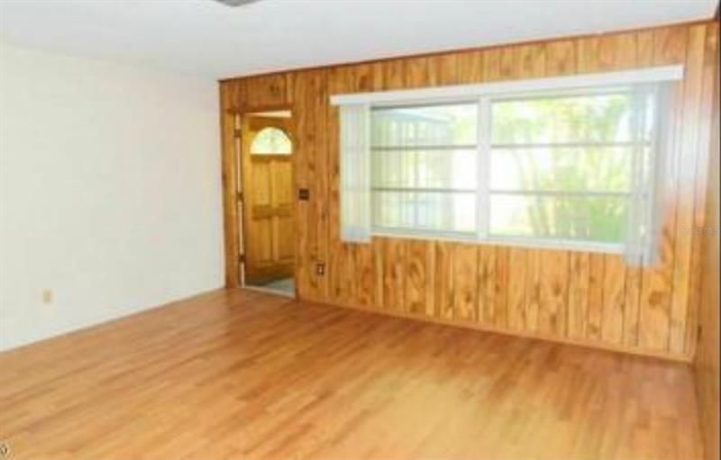 Recently Rented: $2,075 (3 beds, 2 baths, 1338 Square Feet)