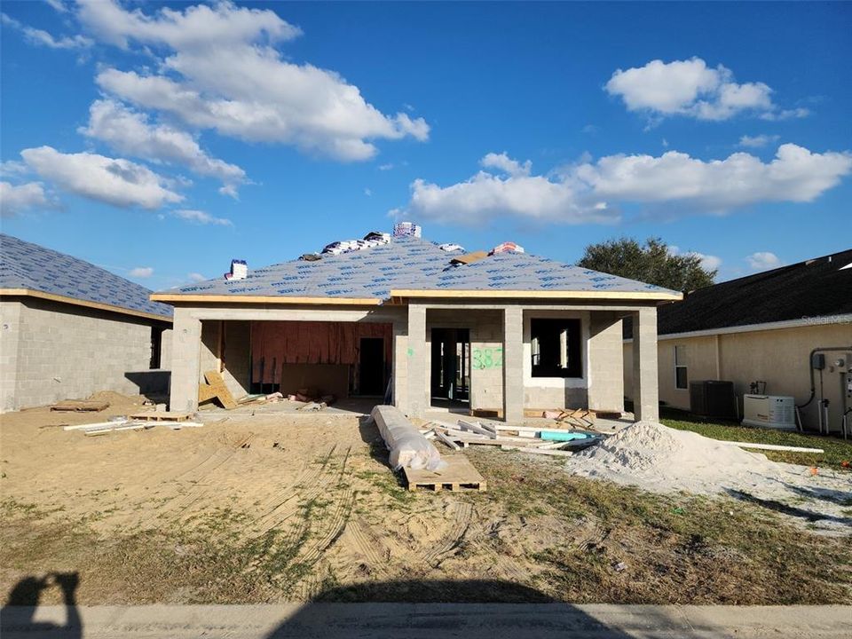 Recently Rented: $2,150 (3 beds, 2 baths, 1700 Square Feet)