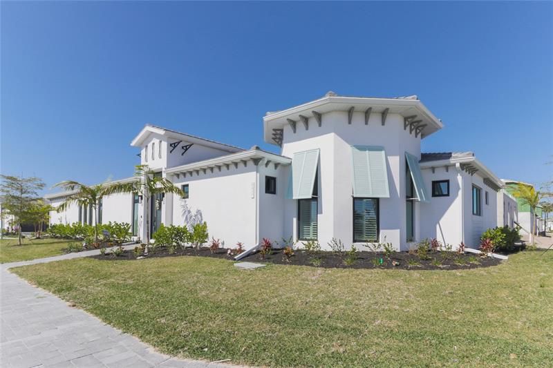 Recently Sold: $1,500,000 (2 beds, 3 baths, 2700 Square Feet)