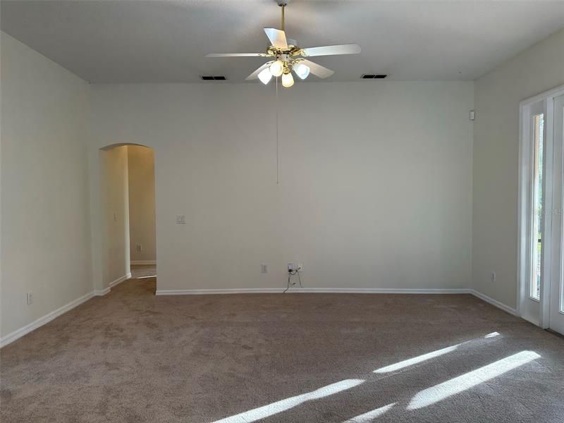 Recently Rented: $2,295 (3 beds, 2 baths, 1786 Square Feet)