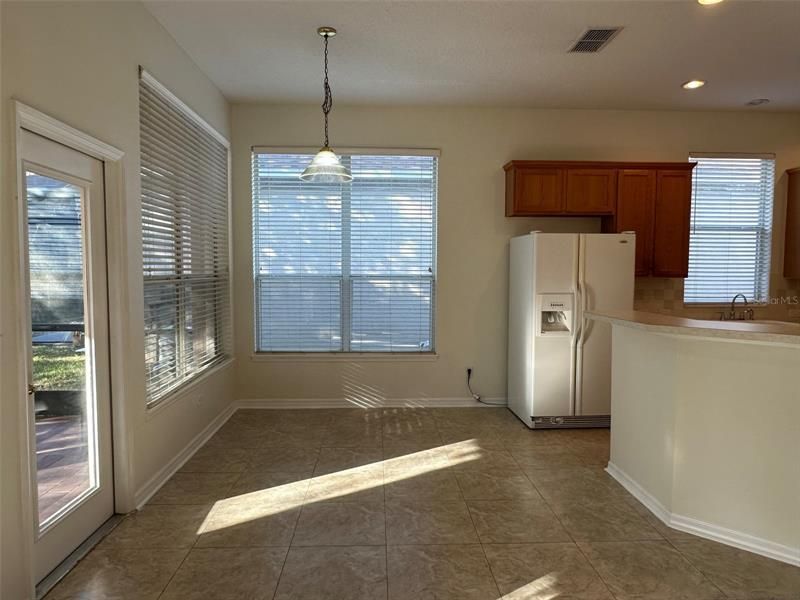 Recently Rented: $2,295 (3 beds, 2 baths, 1786 Square Feet)