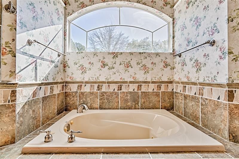 最近售出: $439,000 (3 贝兹, 2 浴室, 2305 平方英尺)