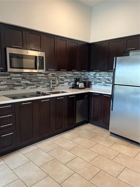 Recently Sold: $168,000 (2 beds, 2 baths, 1269 Square Feet)