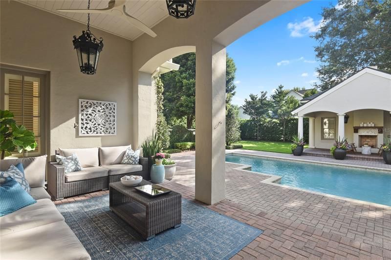 Recently Sold: $3,200,000 (5 beds, 4 baths, 4700 Square Feet)