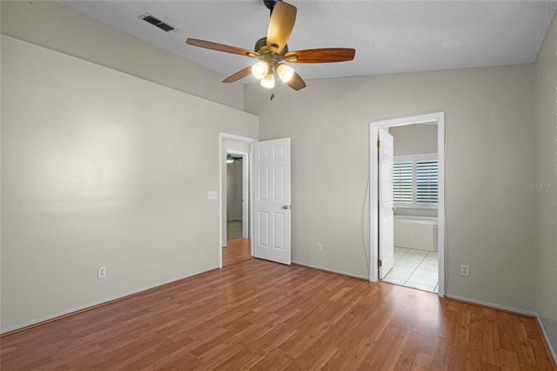 Recently Rented: $2,200 (3 beds, 2 baths, 1152 Square Feet)