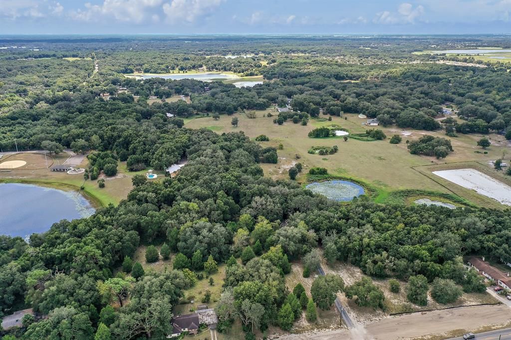 На продажу: $1,800,000 (16.33 acres)