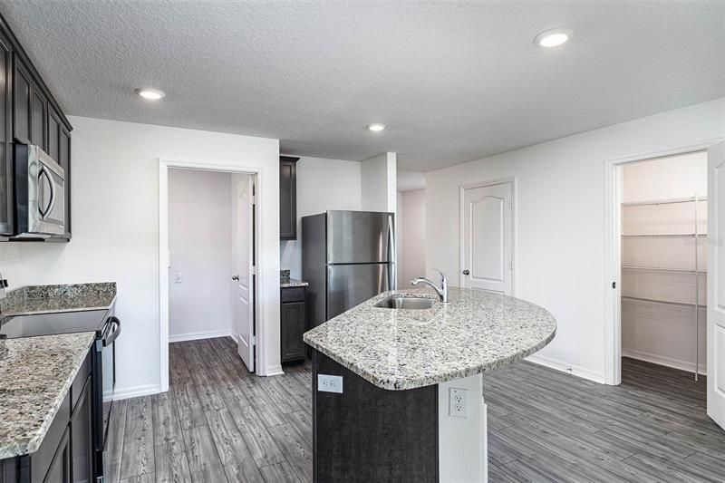 Recently Sold: $271,900 (2 beds, 2 baths, 1574 Square Feet)