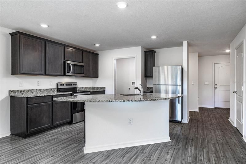 Recently Sold: $271,900 (2 beds, 2 baths, 1574 Square Feet)