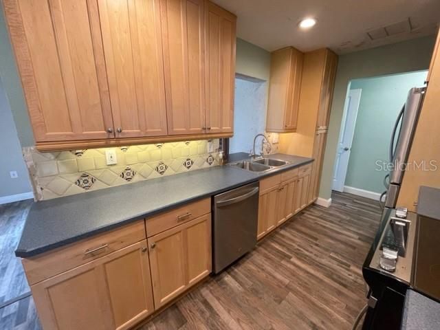 Recently Rented: $2,450 (3 beds, 2 baths, 1204 Square Feet)