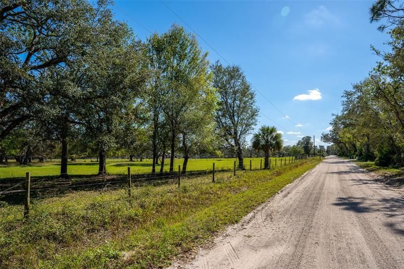 Vendido Recientemente: $350,000 (5.04 acres)