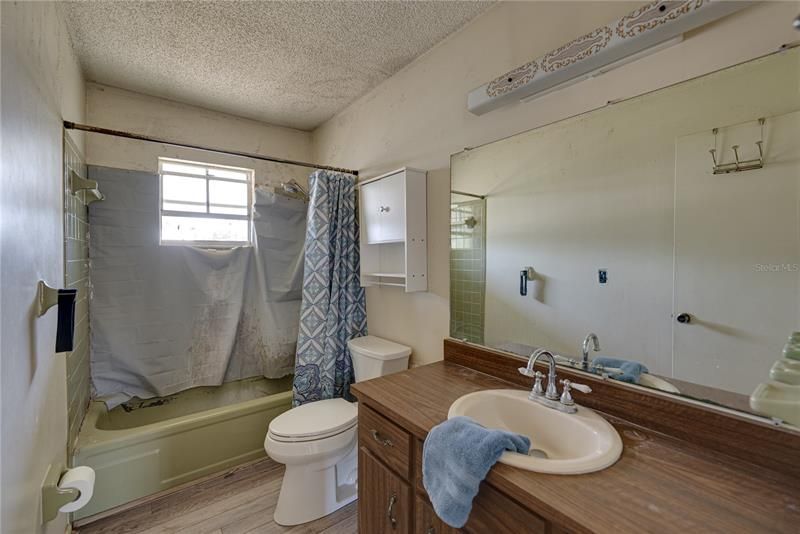 最近售出: $115,000 (3 贝兹, 2 浴室, 1793 平方英尺)