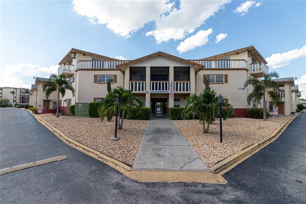 Recently Sold: $129,999 (2 beds, 2 baths, 949 Square Feet)
