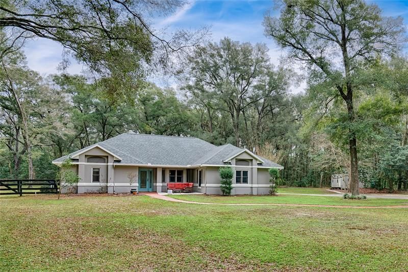 Recently Sold: $575,000 (4 beds, 3 baths, 2073 Square Feet)