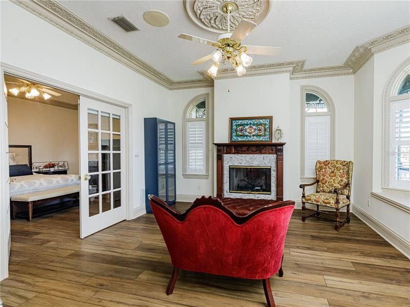 Recently Sold: $1,600,000 (5 beds, 5 baths, 5457 Square Feet)