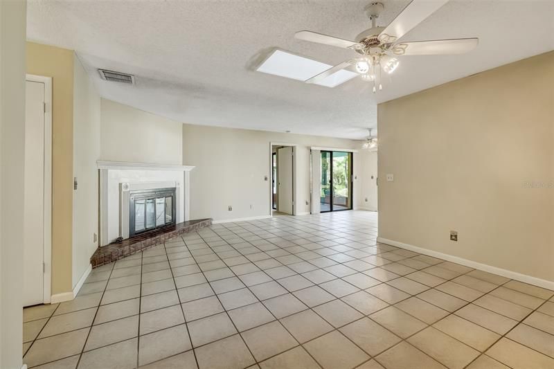 Recently Sold: $569,500 (3 beds, 2 baths, 1837 Square Feet)