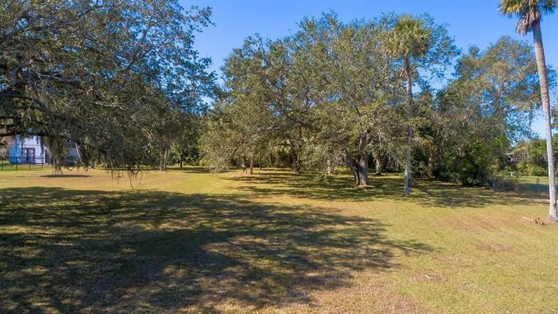 Recently Sold: $949,000 (1.10 acres)