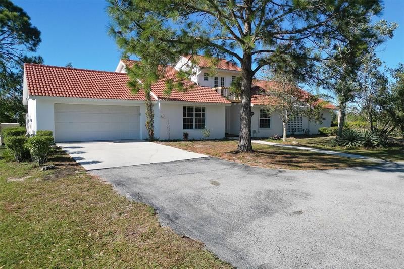 Recently Sold: $649,000 (3 beds, 2 baths, 2035 Square Feet)