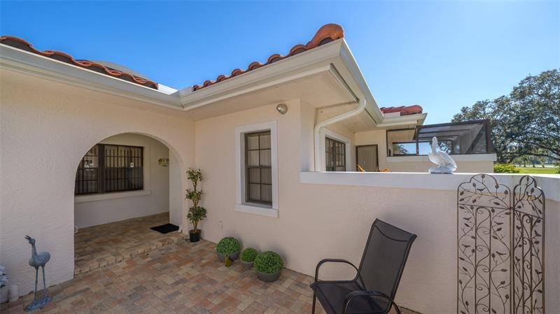 Recently Sold: $500,000 (2 beds, 2 baths, 1561 Square Feet)