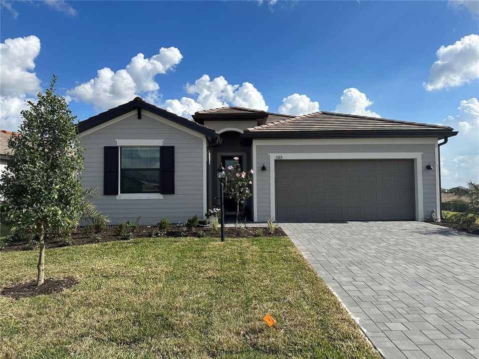 Vendido Recientemente: $503,298 (4 camas, 3 baños, 2032 Pies cuadrados)