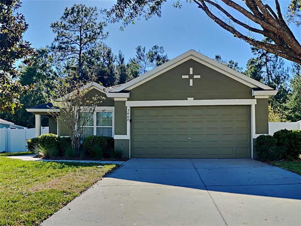 Recently Rented: $1,899 (3 beds, 2 baths, 1423 Square Feet)