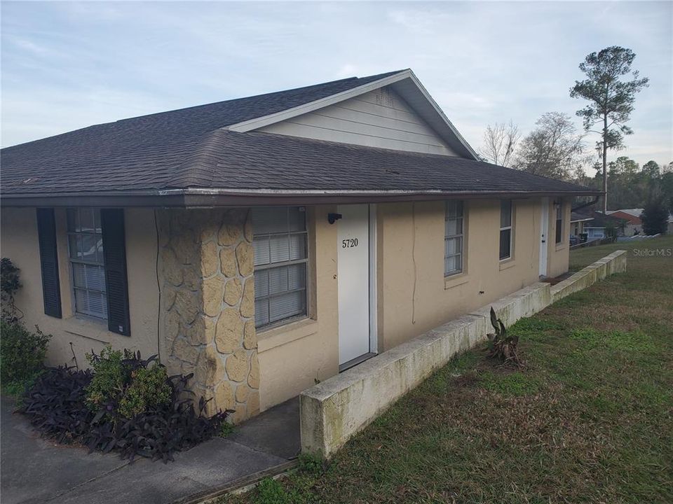 Recently Rented: $950 (1 beds, 1 baths, 700 Square Feet)