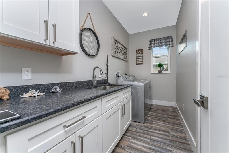 Recently Sold: $695,000 (3 beds, 2 baths, 2122 Square Feet)