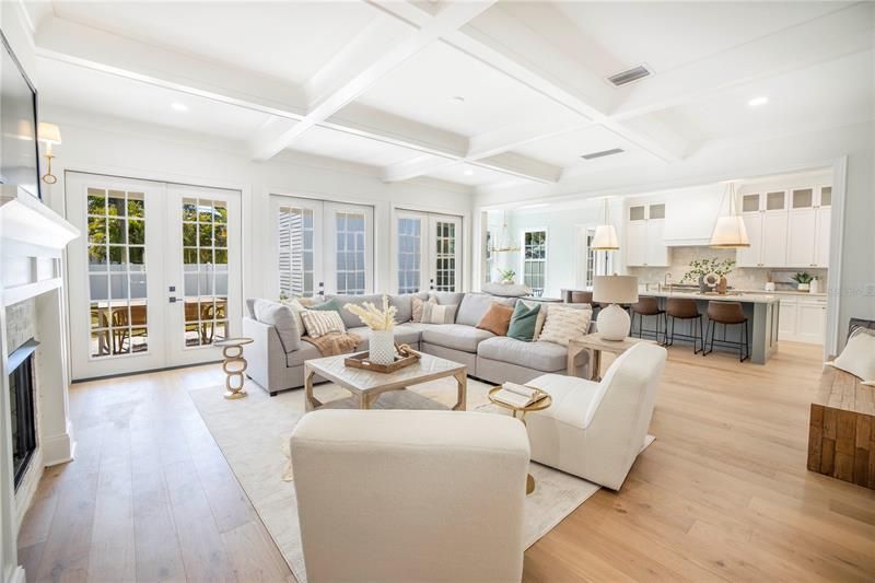 Recently Sold: $2,725,000 (4 beds, 4 baths, 3930 Square Feet)