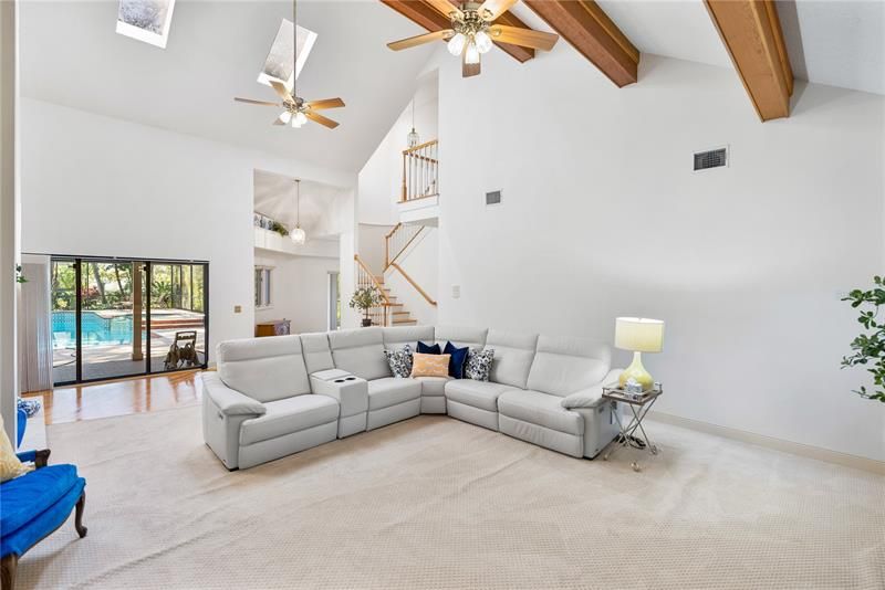 Recently Sold: $1,018,000 (5 beds, 5 baths, 5769 Square Feet)