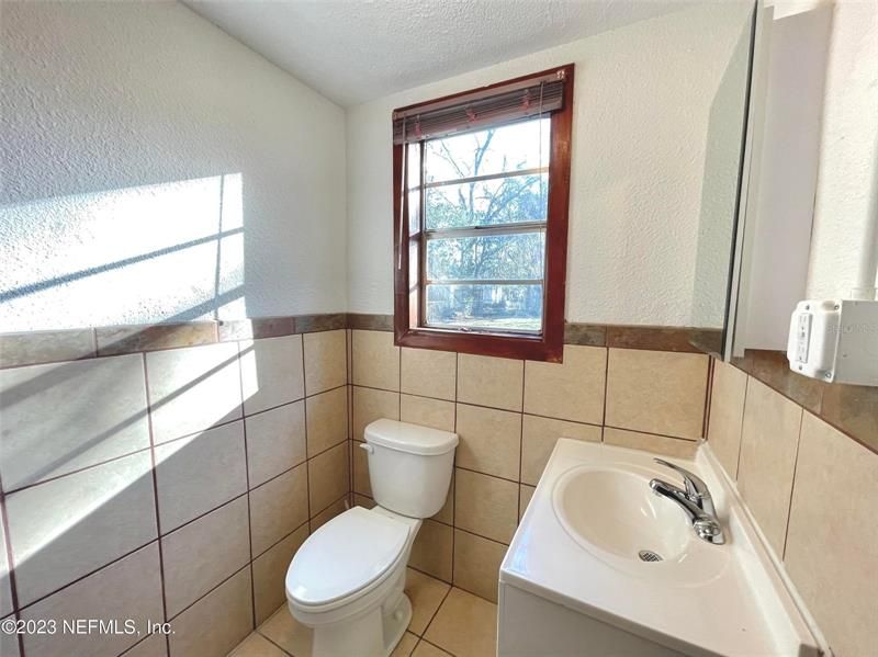 Recently Sold: $199,900 (3 beds, 2 baths, 1692 Square Feet)