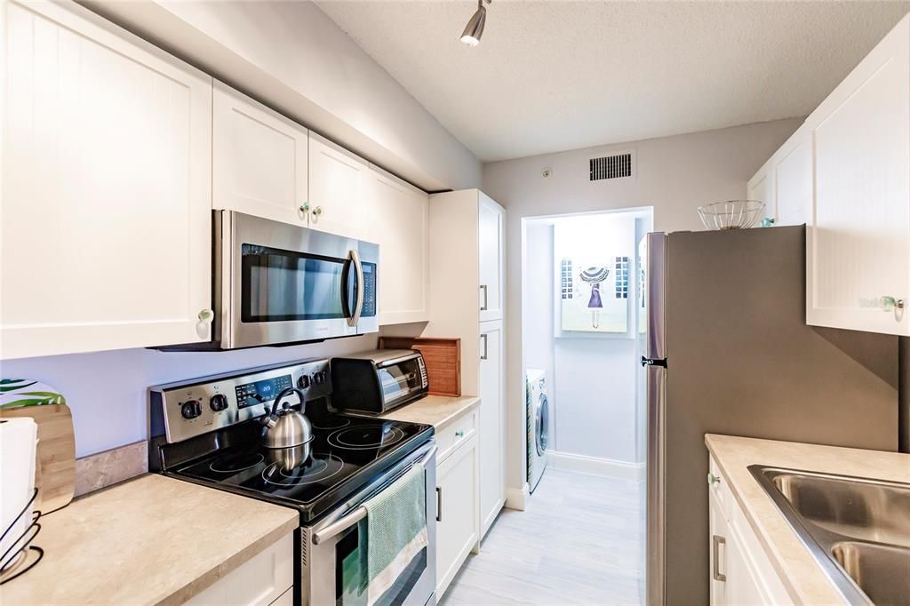 Recently Sold: $259,000 (1 beds, 1 baths, 713 Square Feet)