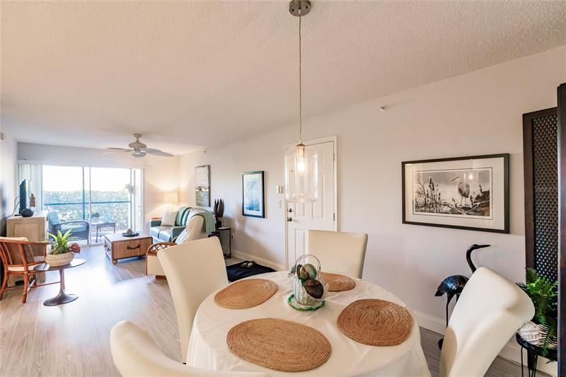 Recently Sold: $259,000 (1 beds, 1 baths, 713 Square Feet)