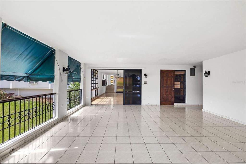 Vendido Recientemente: $607,250 (5 camas, 5 baños, 3475 Pies cuadrados)