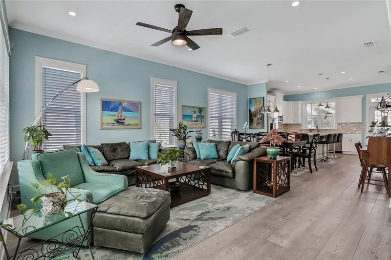 Recently Sold: $625,000 (3 beds, 2 baths, 1684 Square Feet)