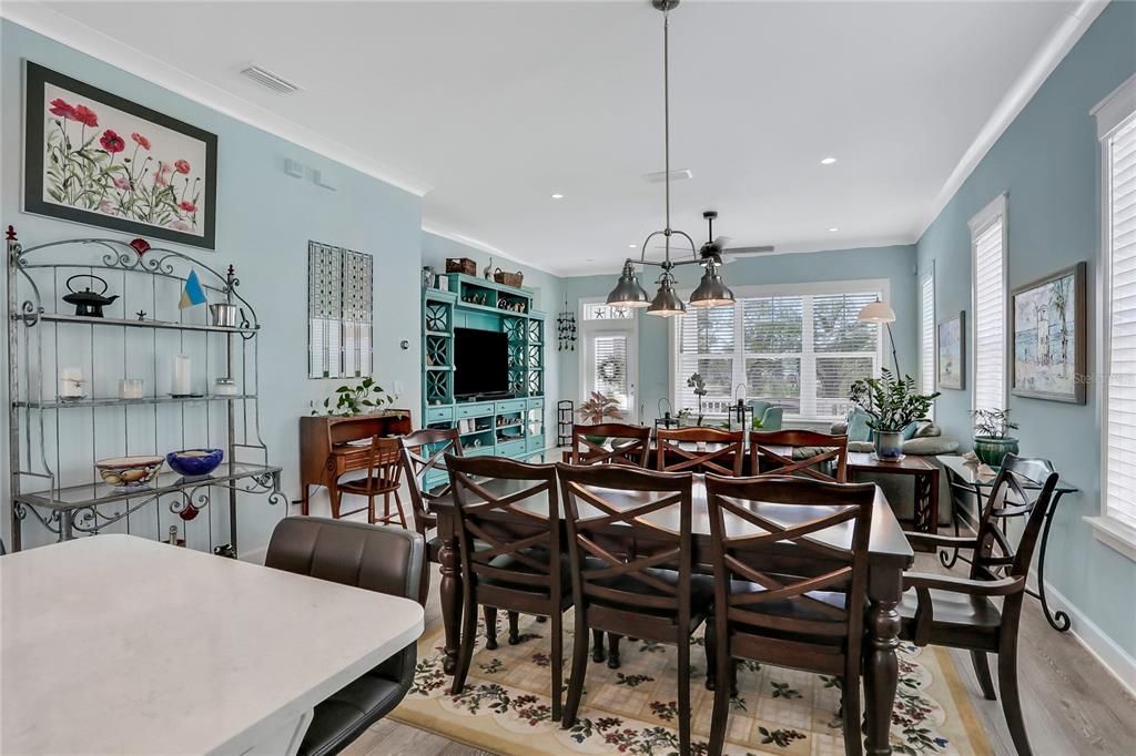 Recently Sold: $625,000 (3 beds, 2 baths, 1684 Square Feet)