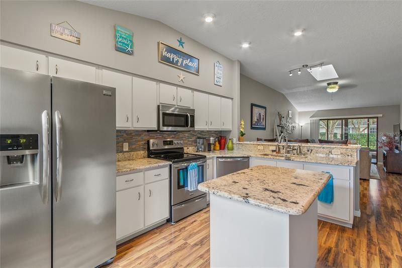 Recently Sold: $210,000 (2 beds, 2 baths, 1004 Square Feet)