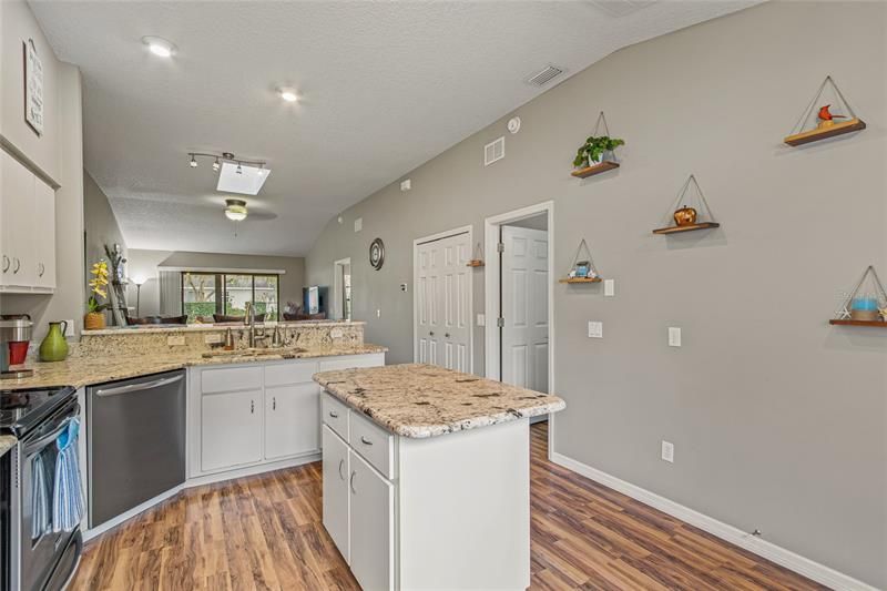 Recently Sold: $210,000 (2 beds, 2 baths, 1004 Square Feet)