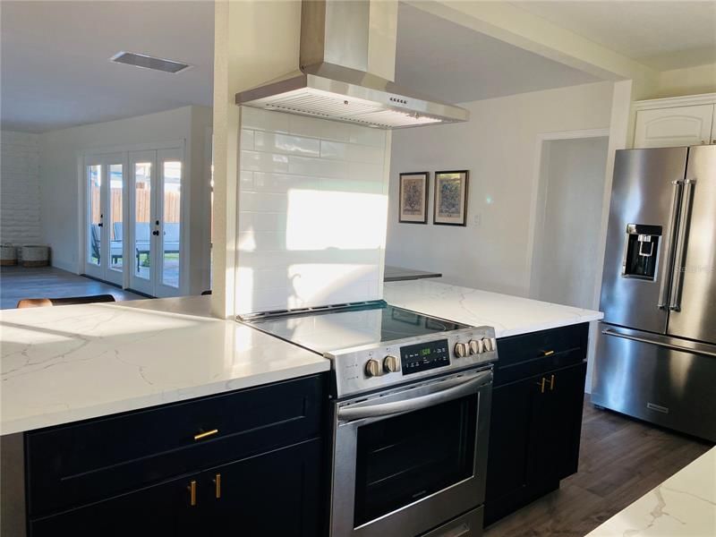 Recently Sold: $775,000 (3 beds, 2 baths, 2233 Square Feet)