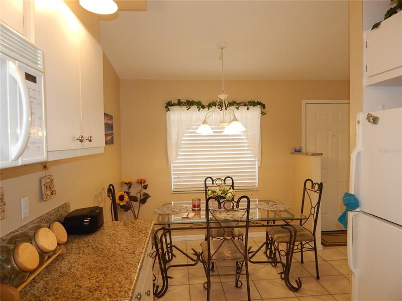 For Rent: $3,000 (2 beds, 2 baths, 1150 Square Feet)