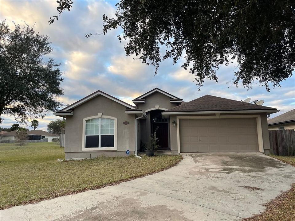 Vendido Recientemente: $275,000 (4 camas, 2 baños, 1638 Pies cuadrados)