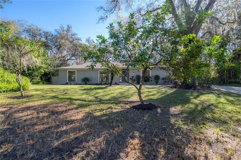 Recently Sold: $565,000 (4 beds, 2 baths, 2306 Square Feet)