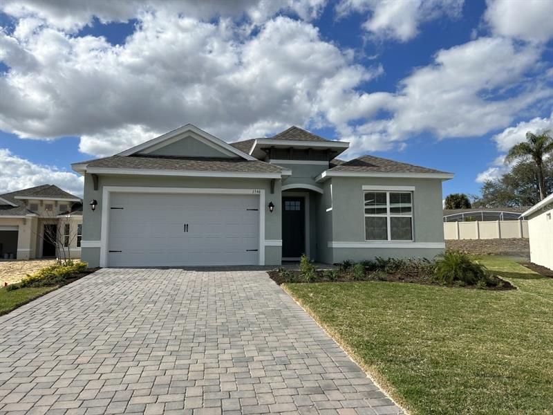 Recently Sold: $419,990 (3 beds, 2 baths, 2029 Square Feet)