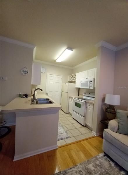 Recently Rented: $1,950 (2 beds, 2 baths, 1010 Square Feet)