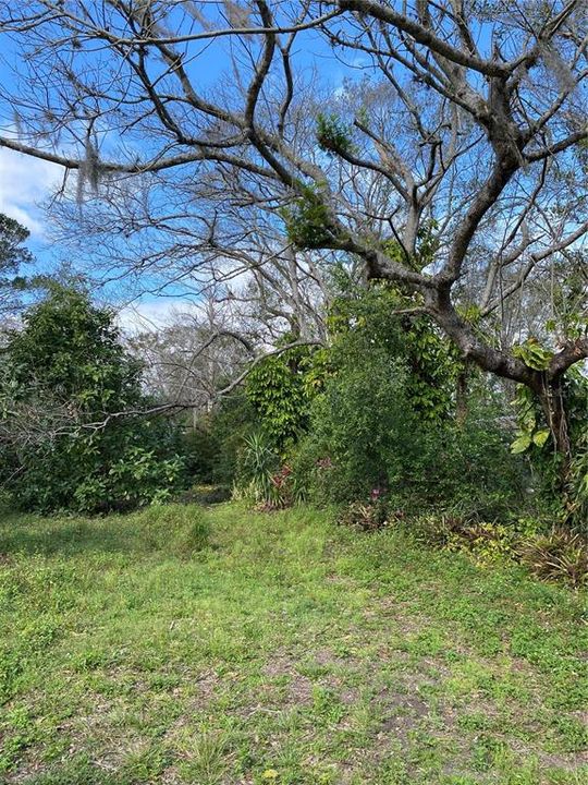 Active With Contract: $275,000 (2.74 acres)