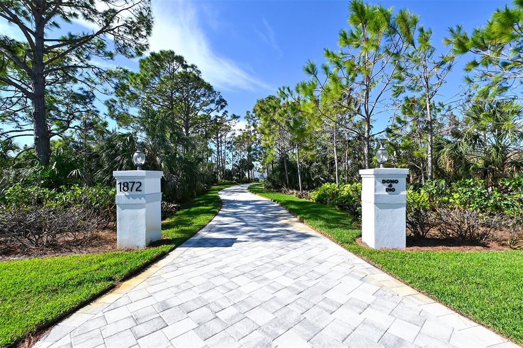 Recently Sold: $3,500,000 (4 beds, 3 baths, 3627 Square Feet)